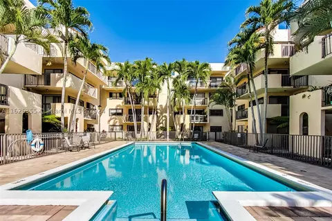 995 SW 84th Ave #224, Miami, FL 33144