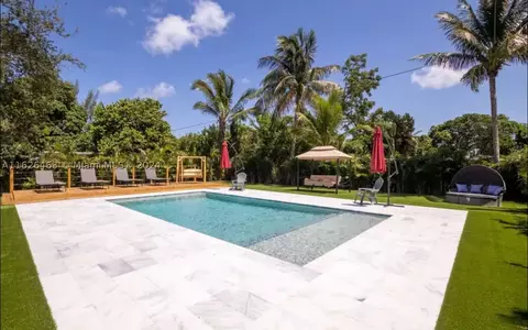11231 NE 11th Pl, Biscayne Park, FL 33161