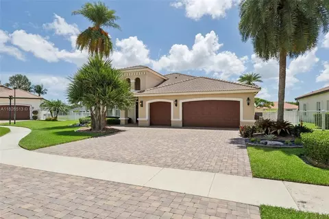 4782 Sunkist Way, Cooper City, FL 33330