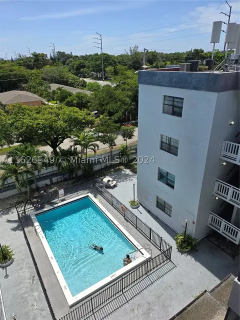 13500 NE 3rd Ct #124, North Miami, FL 33161