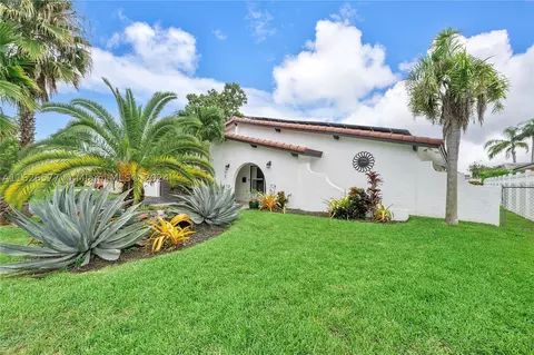 7509 NW 41st St, Coral Springs, FL 33065