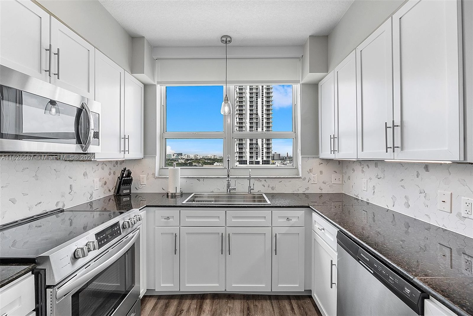 2000 N Bayshore Dr Unit 1401  