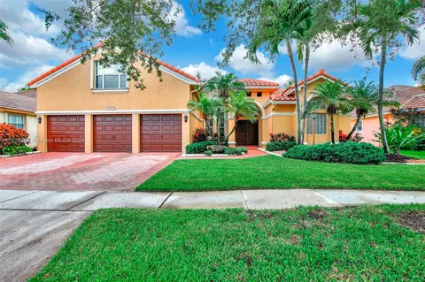 13935 NW 22nd Ct, Pembroke Pines, FL 33028