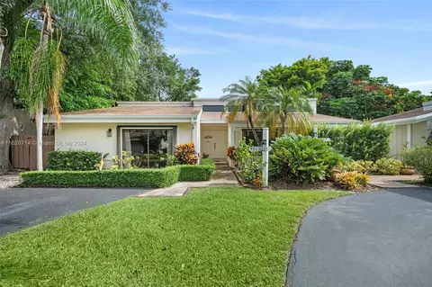9015 SW 78th Ct, Miami, FL 33156