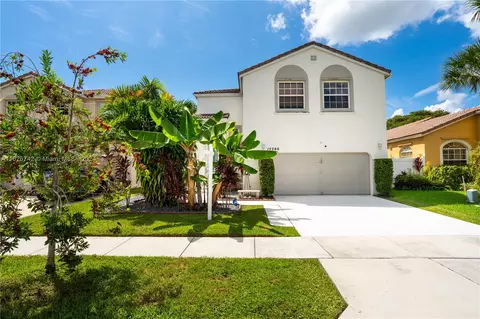 15280 NW 6th Ct, Pembroke Pines, FL 33028
