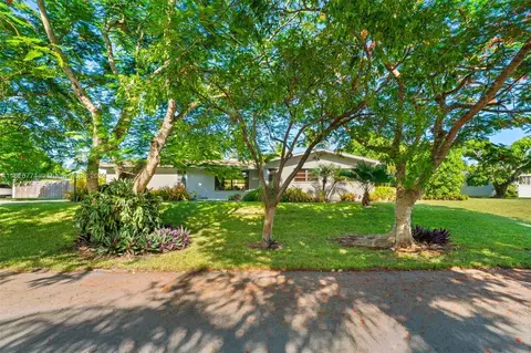17505 SW 91st Ave, Palmetto Bay, FL 33157