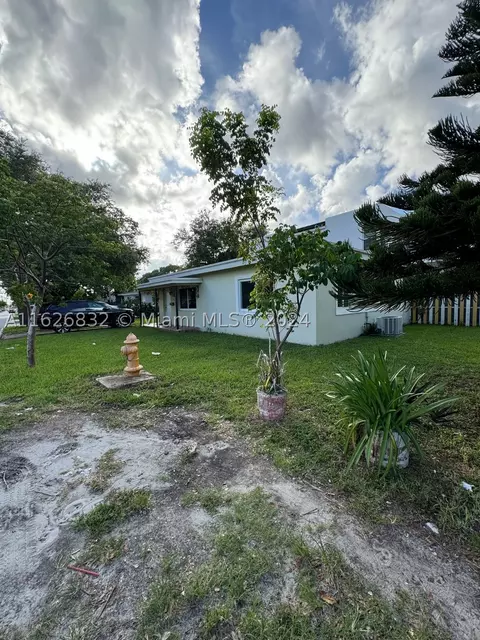 2355 NW 9th St, Miami, FL 33125