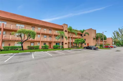 9900 Sunrise Lakes Blvd #103, Sunrise, FL 33322