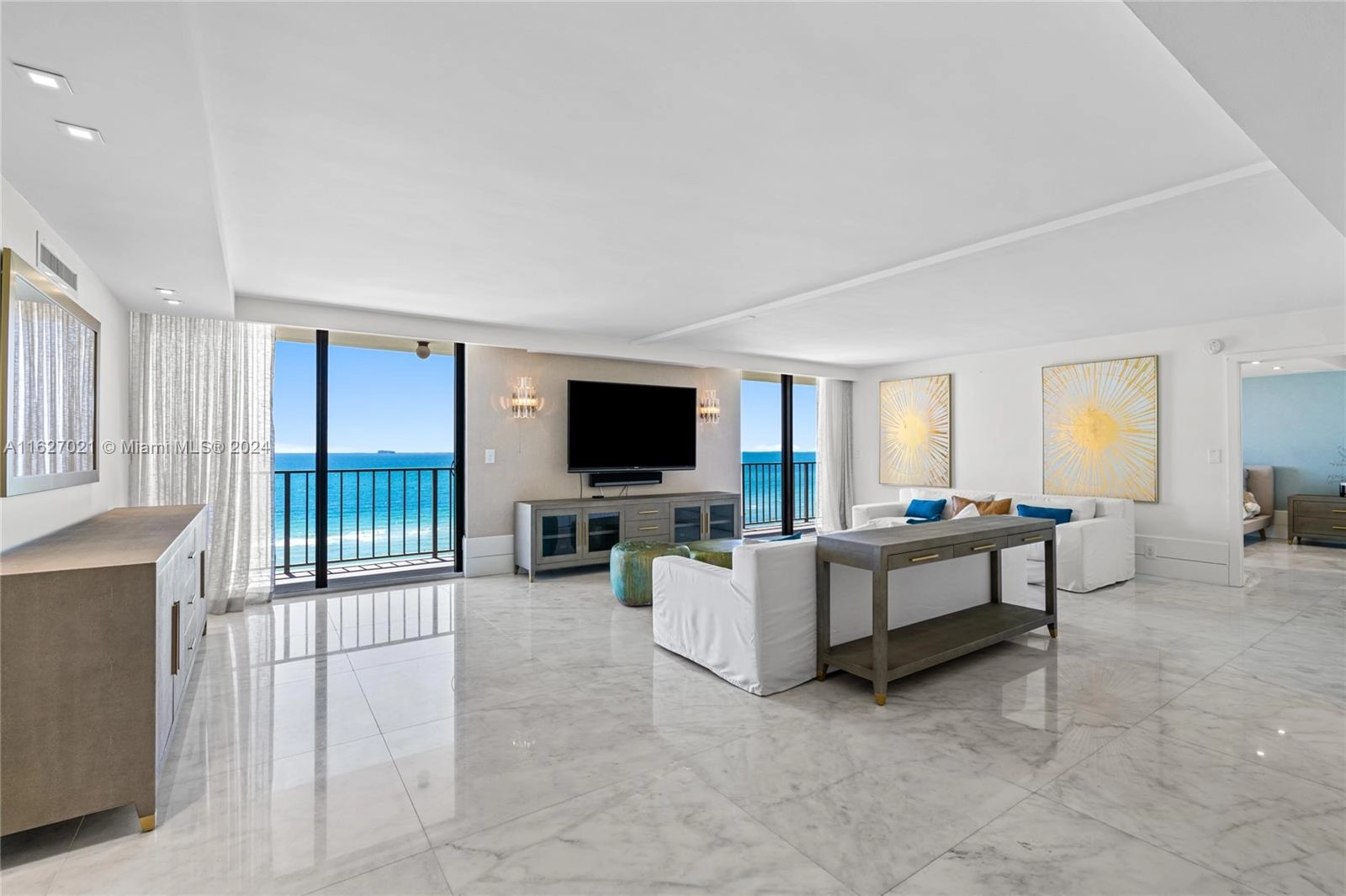 2625 Collins Ave Unit 1106  