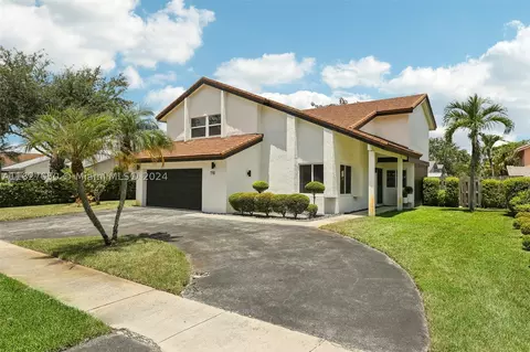 710 SW 95th Ter, Pembroke Pines, FL 33025