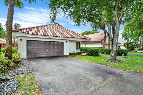 9380 NW 18th Pl, Plantation, FL 33322