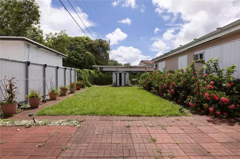 1085 W 33rd Pl, Hialeah, FL 33012 photo 9