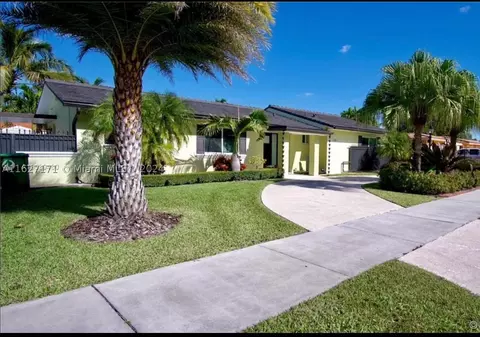 10841 SW 30th St, Miami, FL 33165