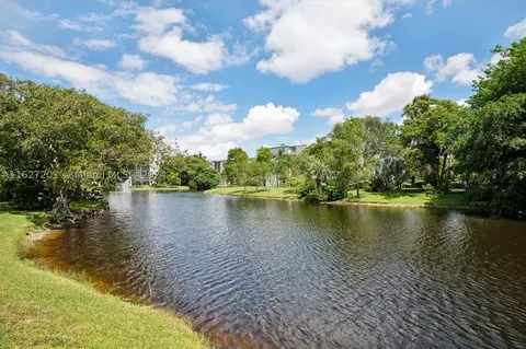 2305 S Cypress Bend Dr #104D, Pompano Beach, FL 33069