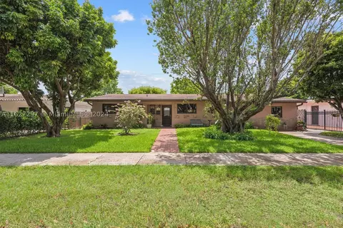 3220 SW 95th Ct, Miami, FL 33165