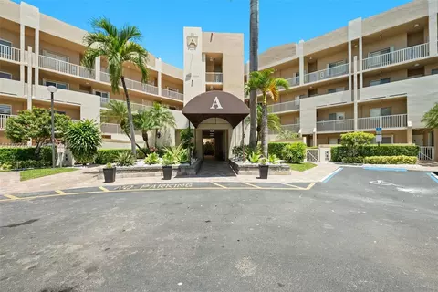 7901 Granville Dr #412, Tamarac, FL 33321