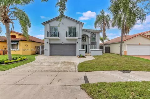8121 NW 186th Ter, Hialeah, FL 33015