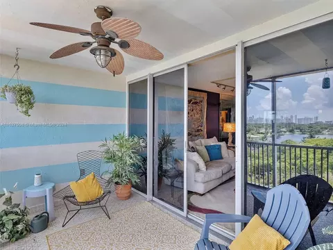 1780 NE 191st St #802-2, Miami, FL 33179