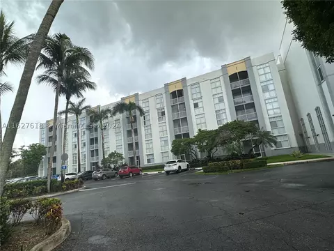 9725 NW 52nd St #312, Doral, FL 33178