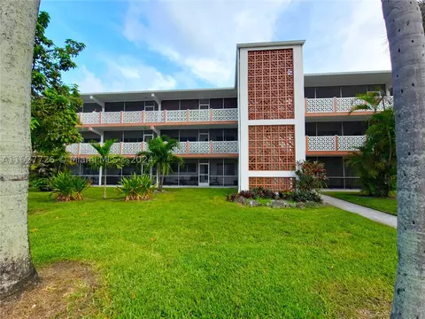 1430 NE 170th St #318, North Miami Beach, FL 33162