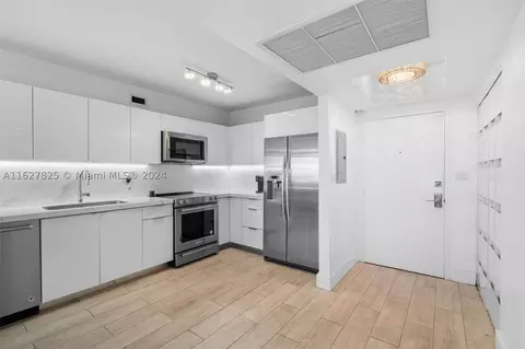 100 Lincoln Rd #511, Miami Beach, FL 33139