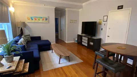 326 Harrison St #202A, Hollywood, FL 33019