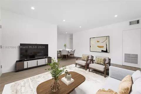 35 Edgewater Dr #108, Coral Gables, FL 33133