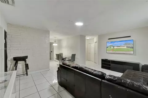 741 NW 175th Dr, Miami Gardens, FL 33169