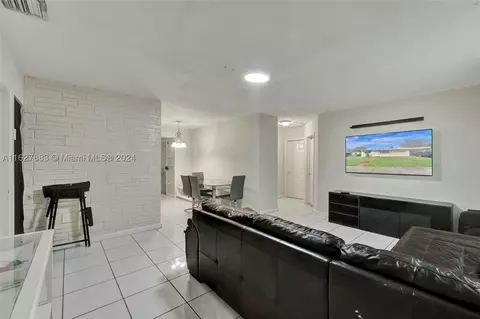 741 NW 175th Dr, Miami Gardens, FL 33169