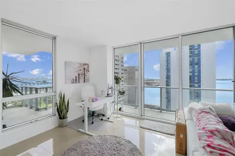 300 S Biscayne Blvd #2616, Miami, FL 33131