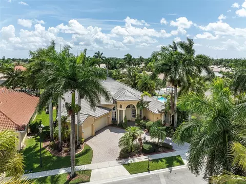 1911 NW 137th Ter, Pembroke Pines, FL 33028