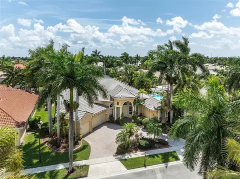 1911 NW 137th Ter, Pembroke Pines, FL 33028