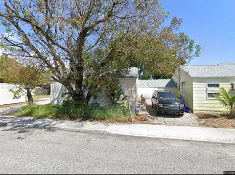 1006 3rd Ave, Lake Worth, FL 33460
