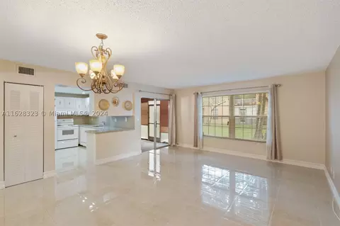 4230 NW 21st St #229, Lauderhill, FL 33313