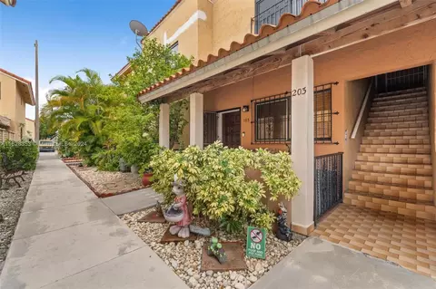 2745 W 60th Pl #203, Hialeah, FL 33016