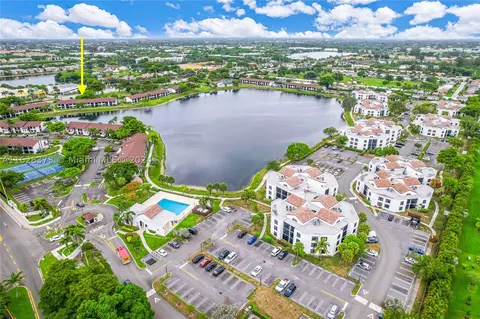 203 Lake Pointe Dr #105, Oakland Park, FL 33309