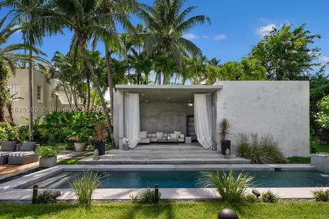 624 W 47th St, Miami Beach, FL 33140