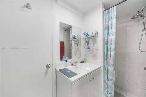Bath - 271 E 57th St, Hialeah, FL 33013 photo 1 of 5