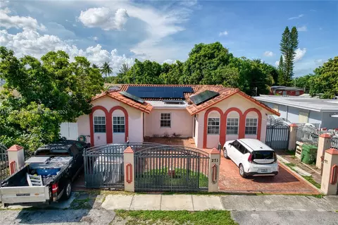 271 E 57th St, Hialeah, FL 33013