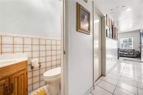 Entry Way - 271 E 57th St, Hialeah, FL 33013 photo 2 of 3