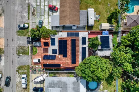 View/Area - 271 E 57th St, Hialeah, FL 33013 photo 4 of 7
