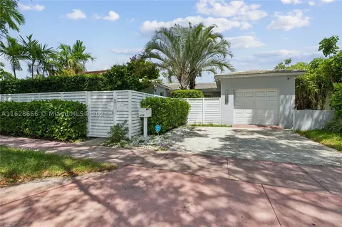 4756 Alton Rd, Miami Beach, FL 33140
