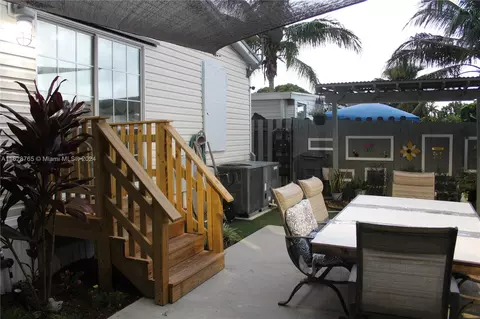 391 Commodore Dr, Plantation, FL 33325 photo 23