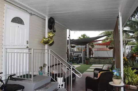 391 Commodore Dr, Plantation, FL 33325 photo 3