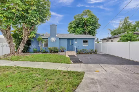 416 SW 11th Ct, Fort Lauderdale, FL 33315