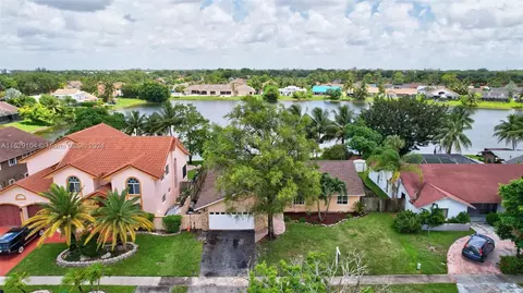 7231 NW 47th Pl, Lauderhill, FL 33319