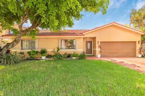 15986 SW 109th St, Miami, FL 33196