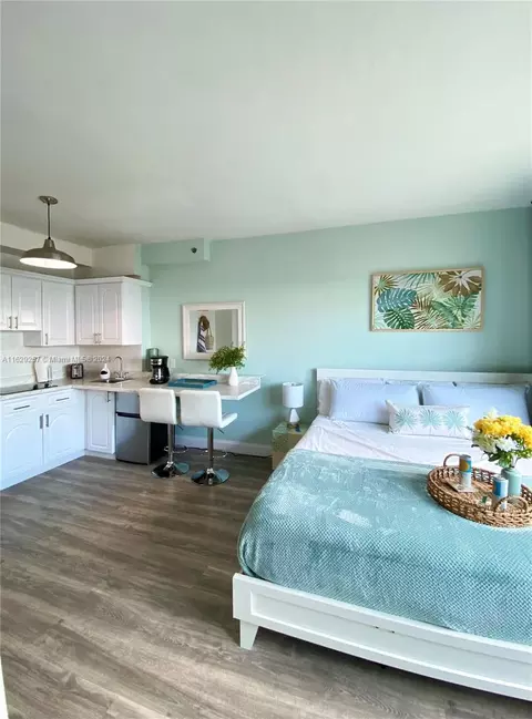 6345 Collins Ave #401, Miami Beach, FL 33141