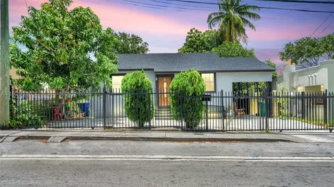 416 NW 19th Ave, Miami, FL 33125