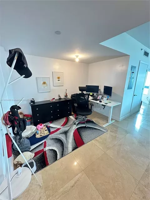 350 S Miami Ave #3107, Miami, FL 33130